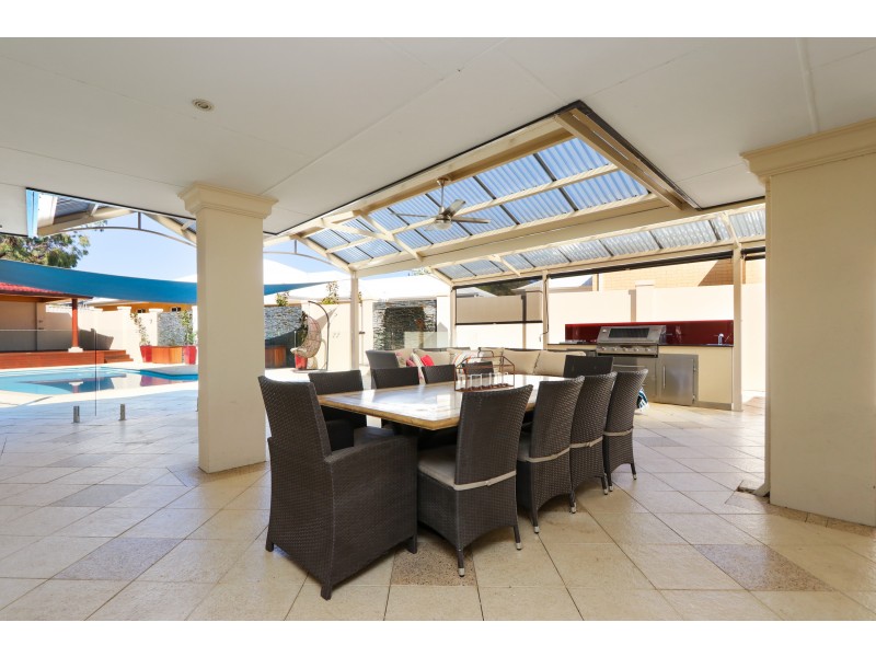 1 Shirley Avenue, Mount Pleasant WA 6153