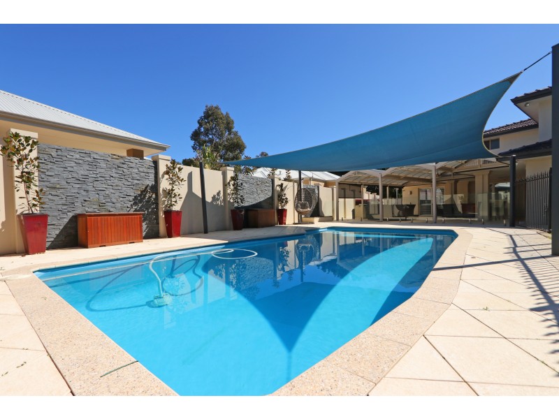 1 Shirley Avenue, Mount Pleasant WA 6153