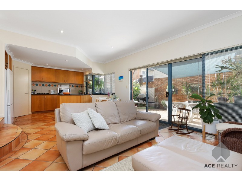 2/16 Kintail Road, Applecross WA 6153