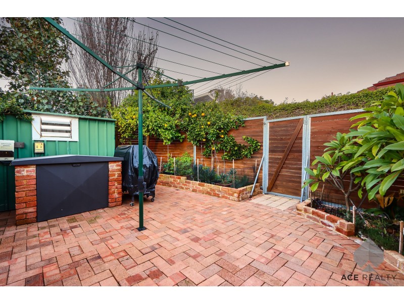 6A Atkins Road, Applecross WA 6153