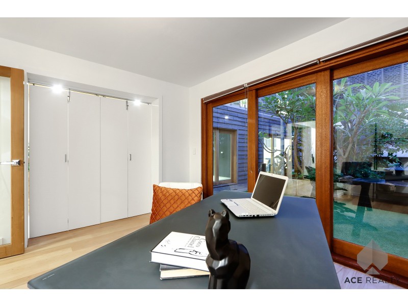 8B Atkins Road, Applecross WA 6153