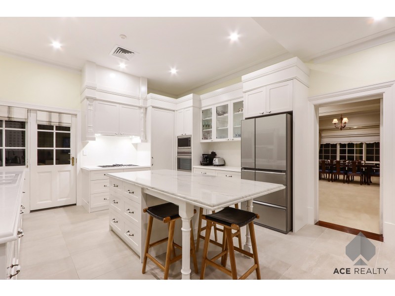 7 Third Avenue, Applecross WA 6153