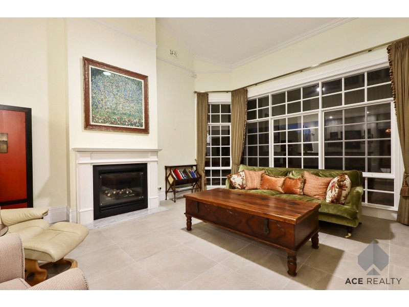 7 Third Avenue, Applecross WA 6153