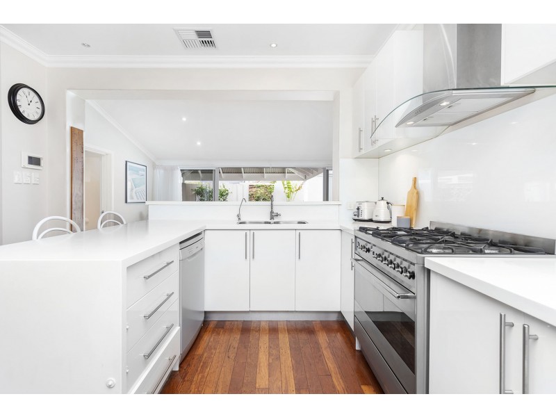 2A Norma Road, Alfred Cove WA 6154