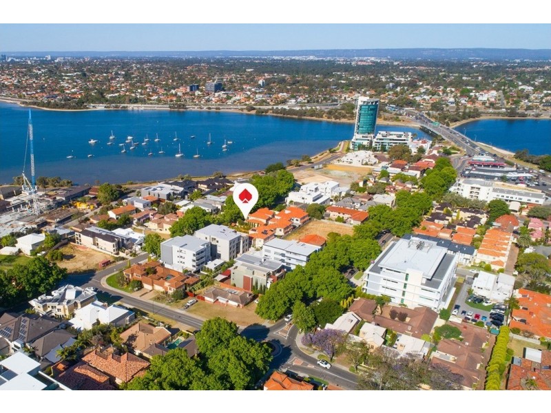 1/11 Tweeddale Road, Applecross WA 6153