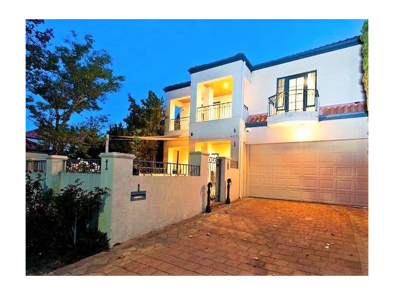 1/11 Tweeddale Road, Applecross WA 6153