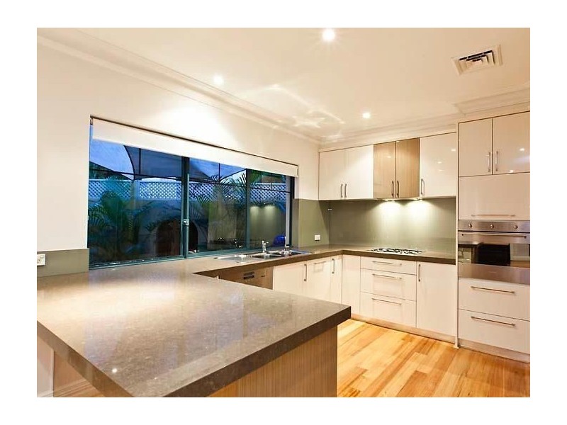 1/11 Tweeddale Road, Applecross WA 6153