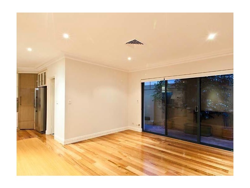 1/11 Tweeddale Road, Applecross WA 6153