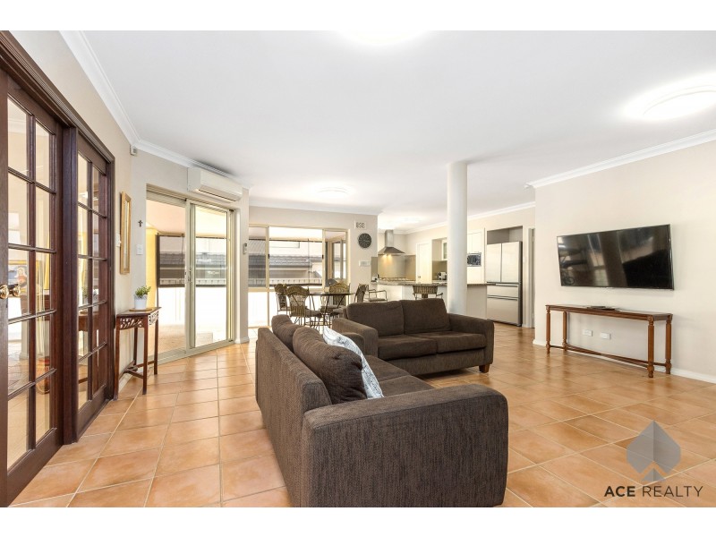 8 Hawkins Street, Mount Pleasant WA 6153