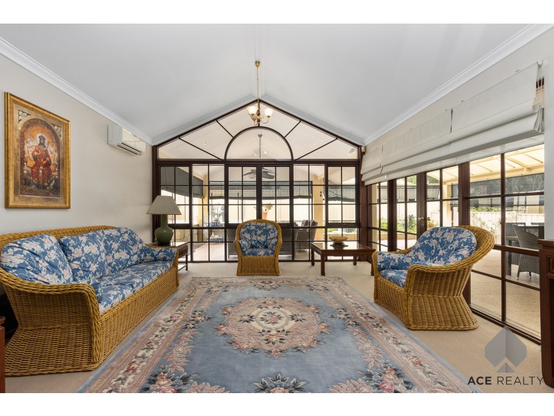 8 Hawkins Street, Mount Pleasant WA 6153