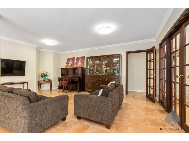 8 Hawkins Street, Mount Pleasant WA 6153