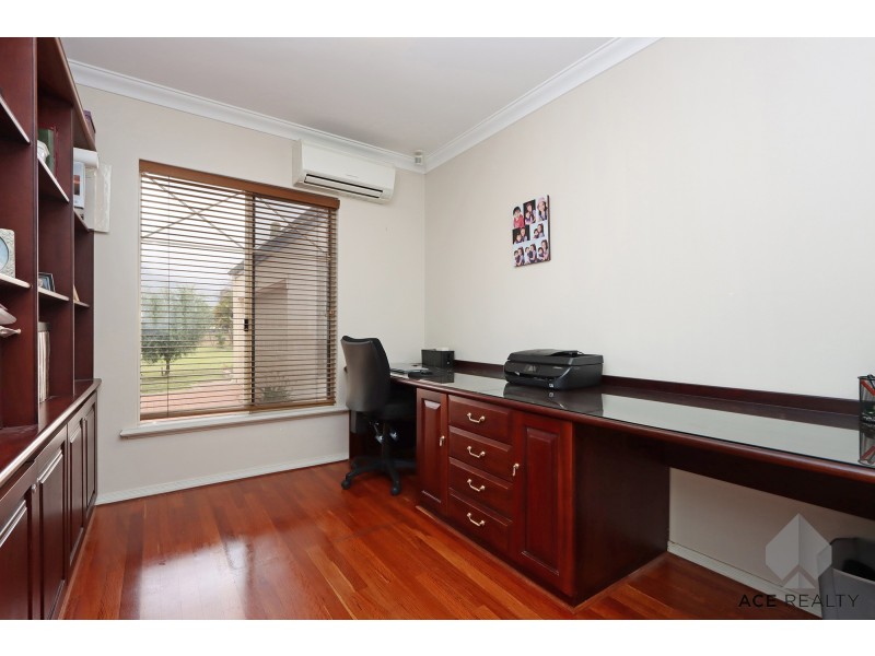 8 Hawkins Street, Mount Pleasant WA 6153