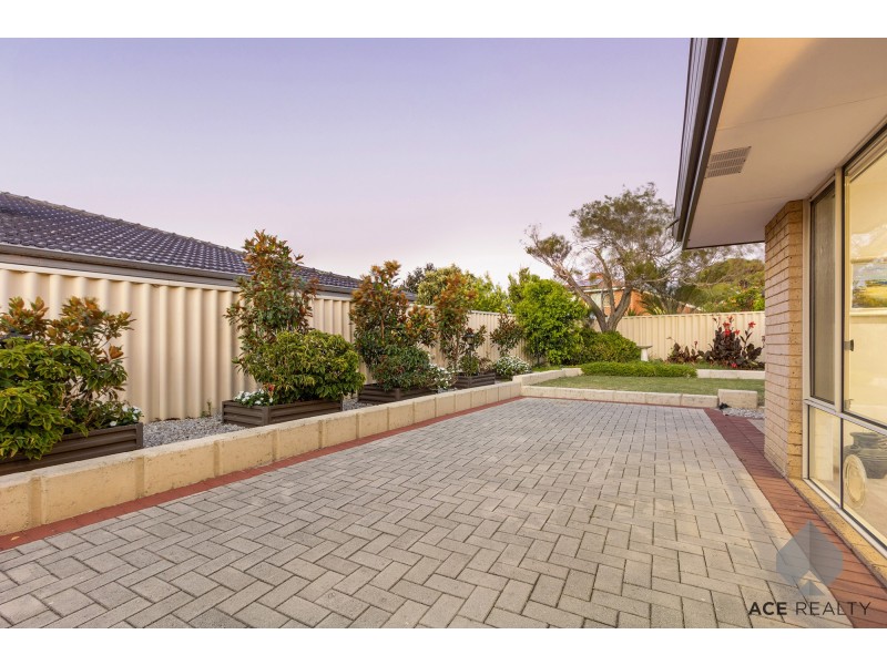 99 Aitken Drive, Winthrop WA 6150