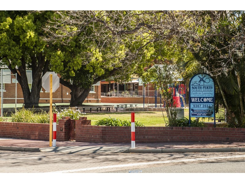 6 Swan Street, South Perth WA 6151