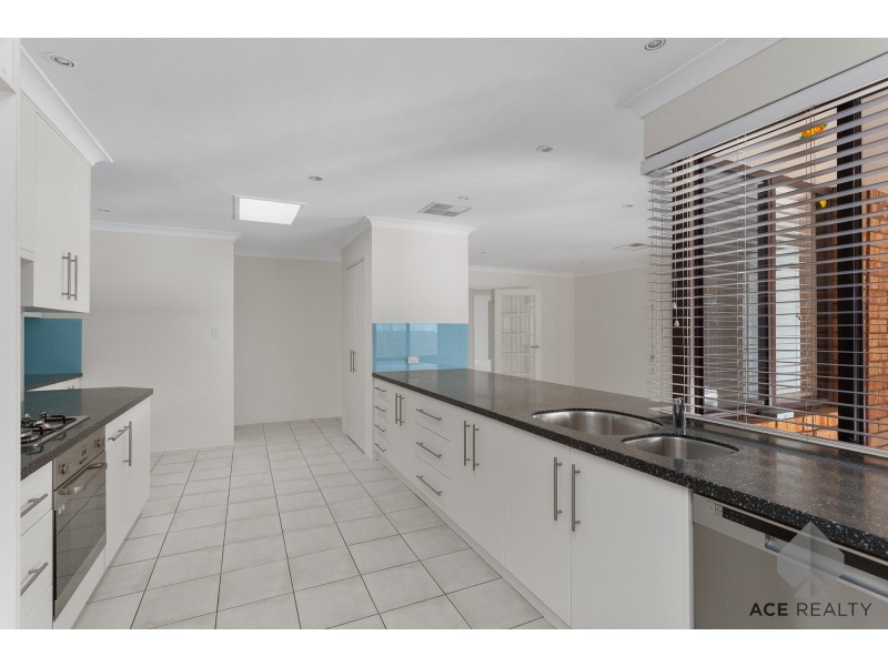 7 Whitton Court, Kingsley WA 6026