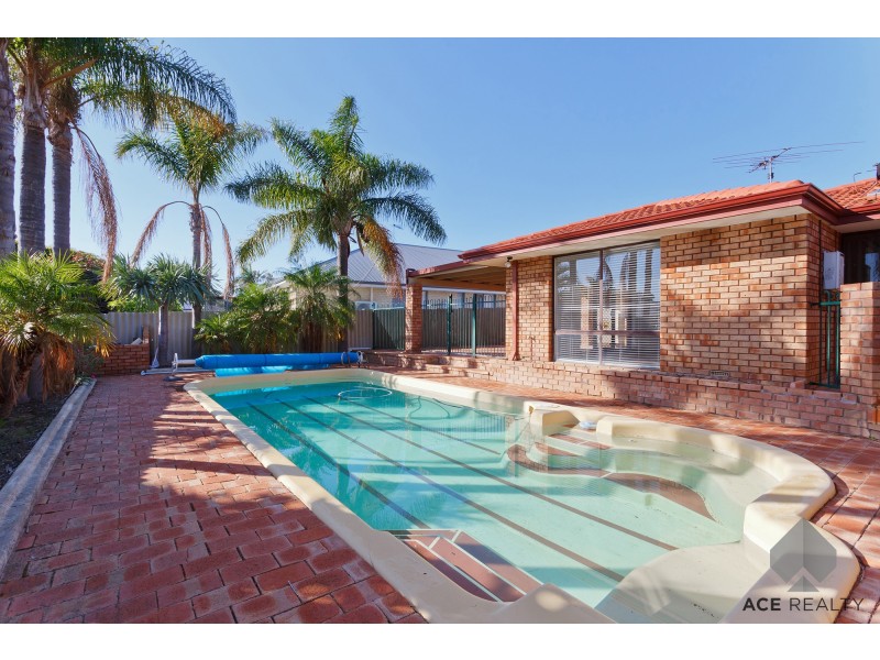 7 Whitton Court, Kingsley WA 6026