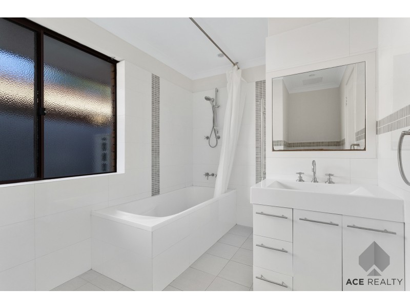 7 Whitton Court, Kingsley WA 6026