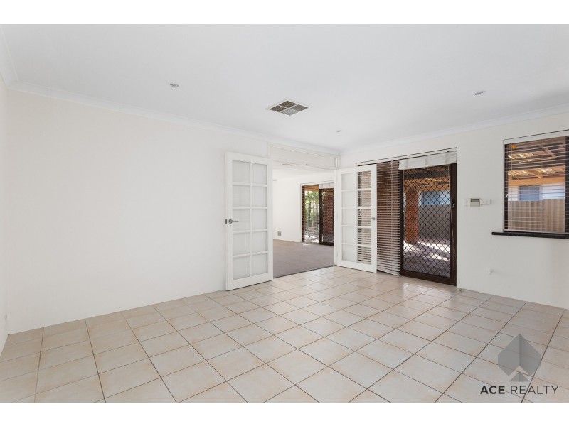 7 Whitton Court, Kingsley WA 6026