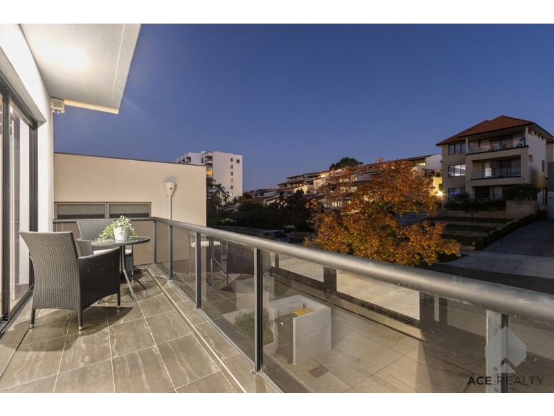 8A Swan Street, South Perth WA 6151