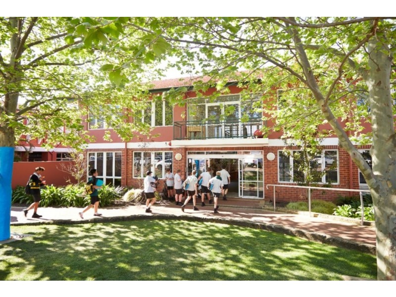 8A Swan Street, South Perth WA 6151