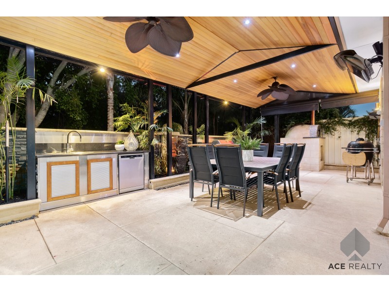 11 Kooralbyn Valley Crescent, Jandakot WA 6164