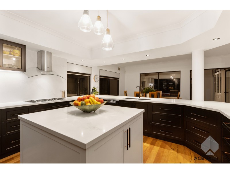 11 Kooralbyn Valley Crescent, Jandakot WA 6164