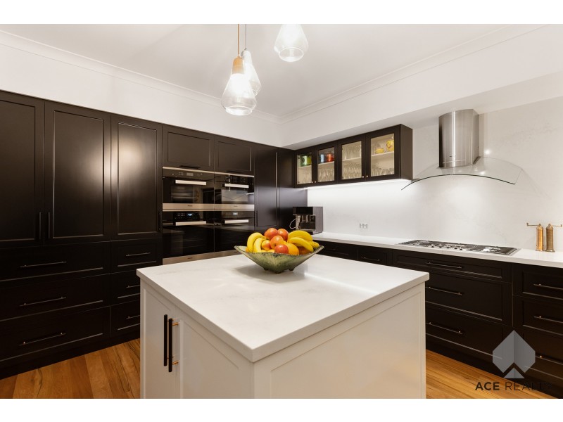 11 Kooralbyn Valley Crescent, Jandakot WA 6164