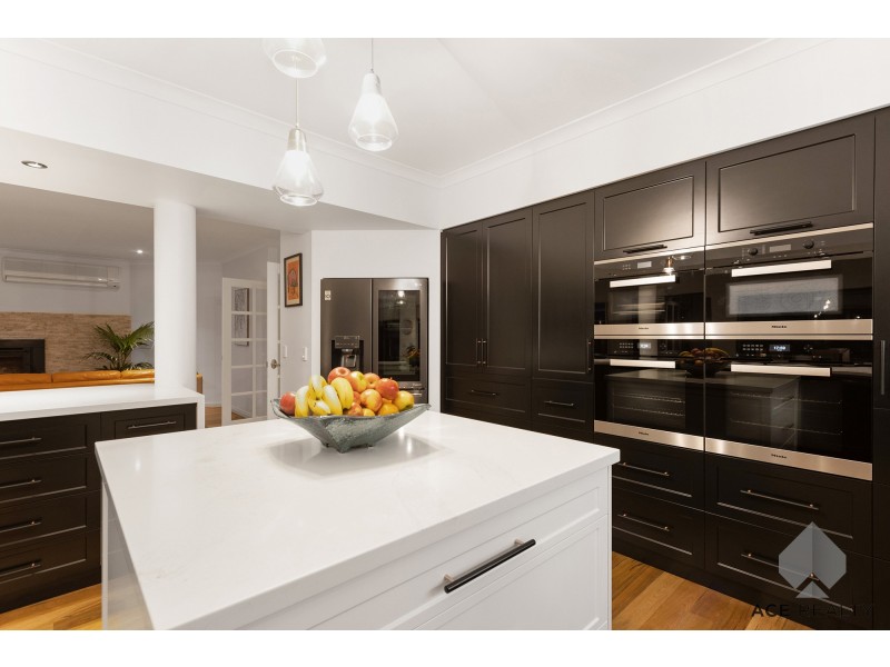 11 Kooralbyn Valley Crescent, Jandakot WA 6164