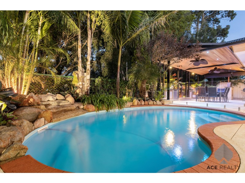 11 Kooralbyn Valley Crescent, Jandakot WA 6164