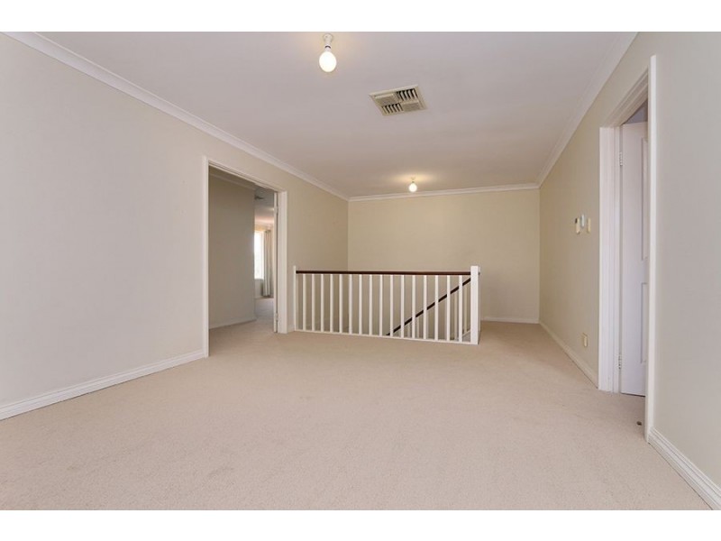 10 Glen Iris Drive, Jandakot WA 6164