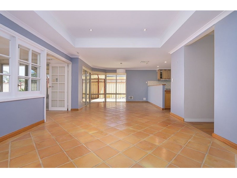 10 Glen Iris Drive, Jandakot WA 6164