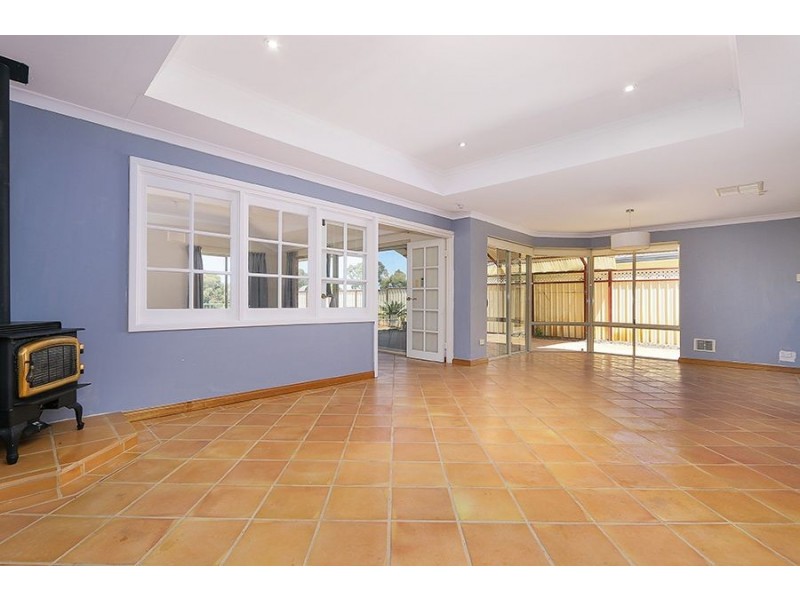 10 Glen Iris Drive, Jandakot WA 6164