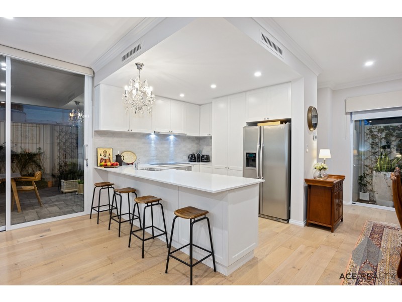 3/8 Matheson Road, Applecross WA 6153