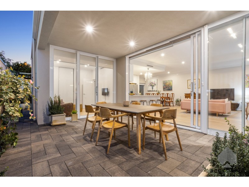 3/8 Matheson Road, Applecross WA 6153