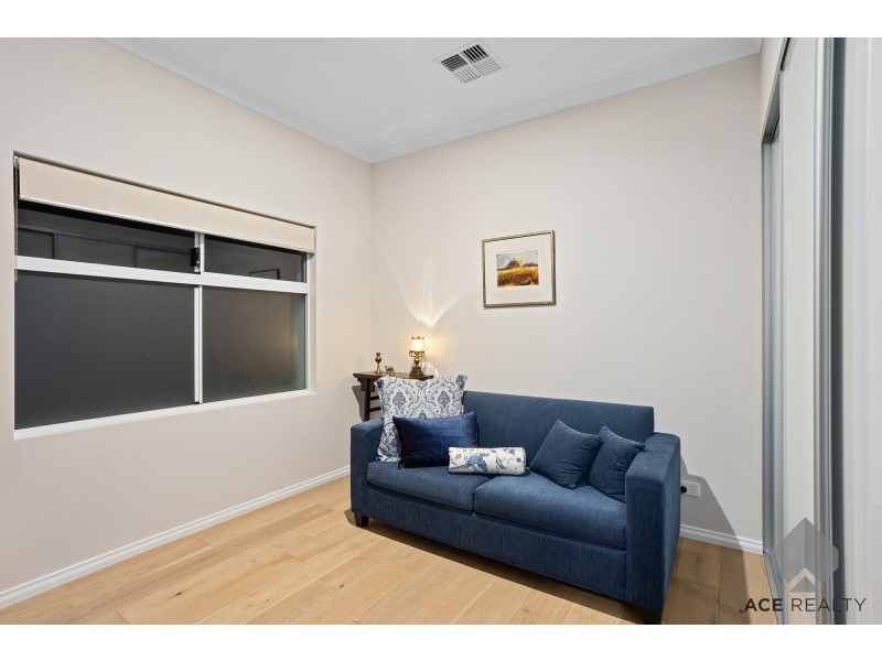 3/8 Matheson Road, Applecross WA 6153