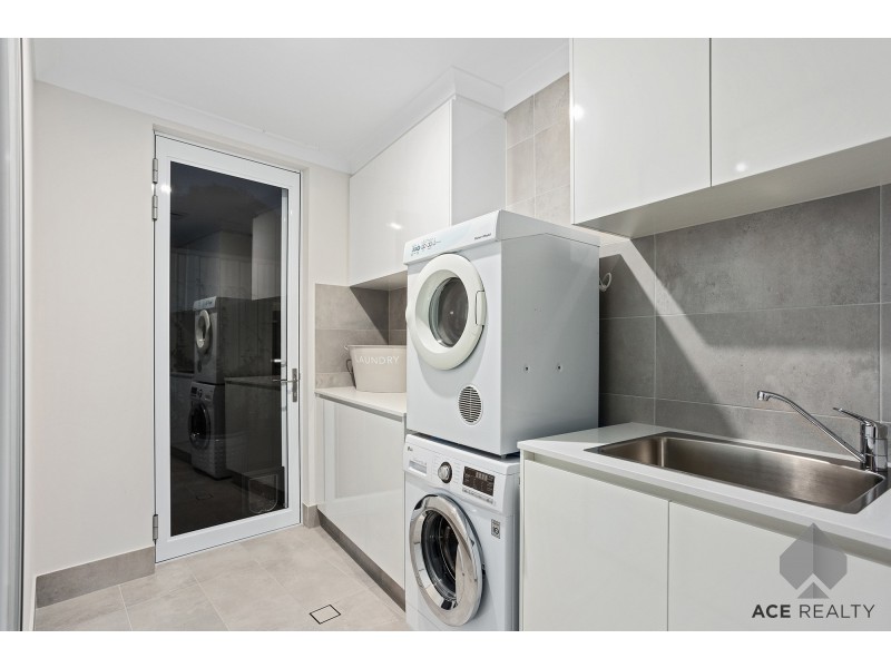 3/8 Matheson Road, Applecross WA 6153