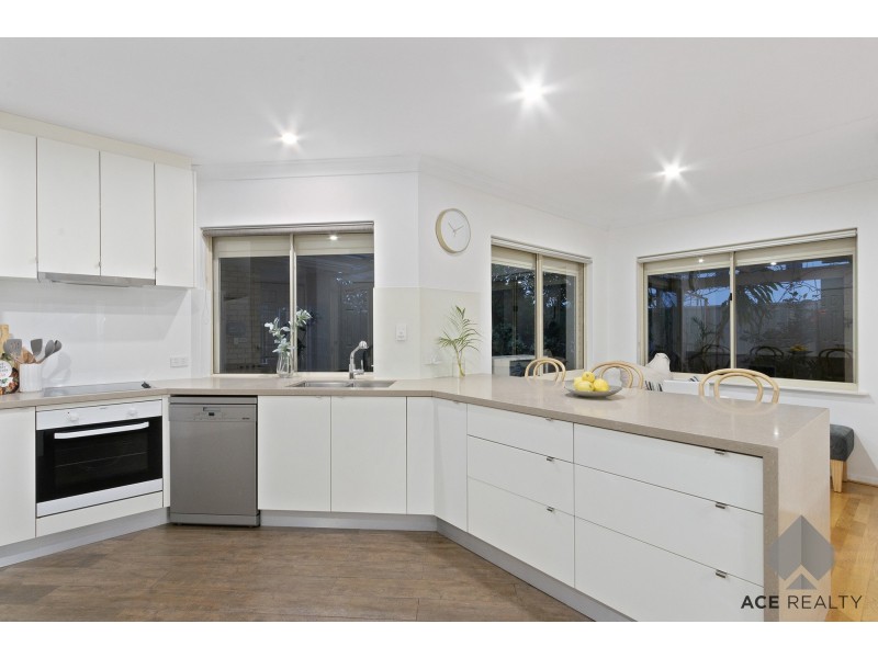 1/8 Matheson Road, Applecross WA 6153