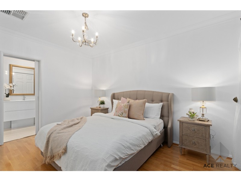 1/8 Matheson Road, Applecross WA 6153