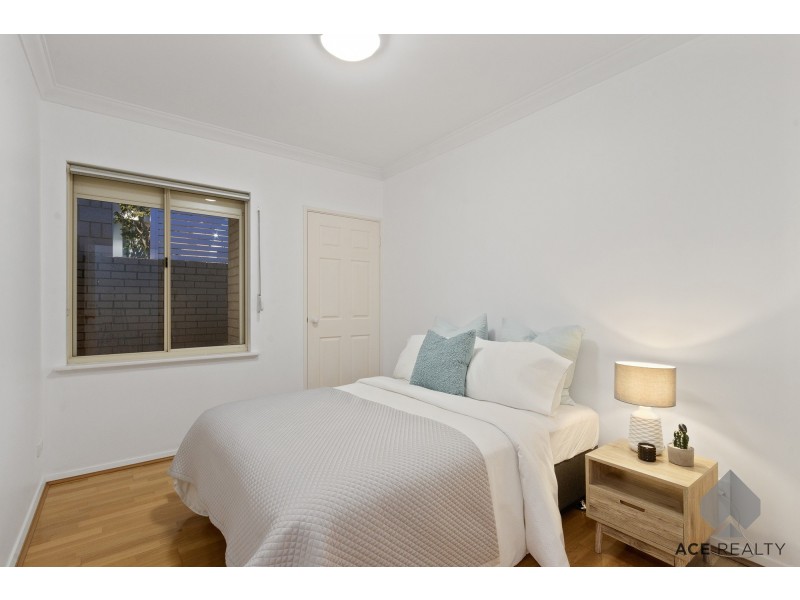 1/8 Matheson Road, Applecross WA 6153