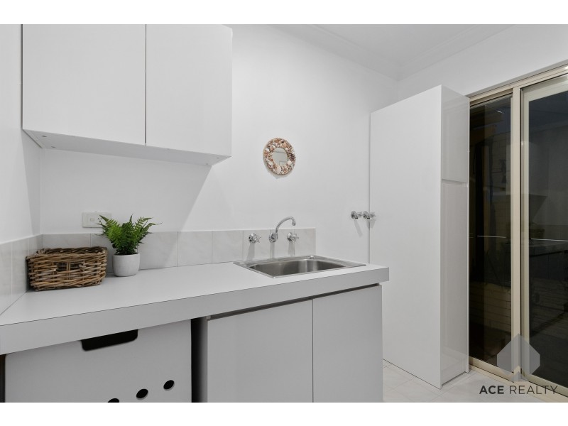 1/8 Matheson Road, Applecross WA 6153