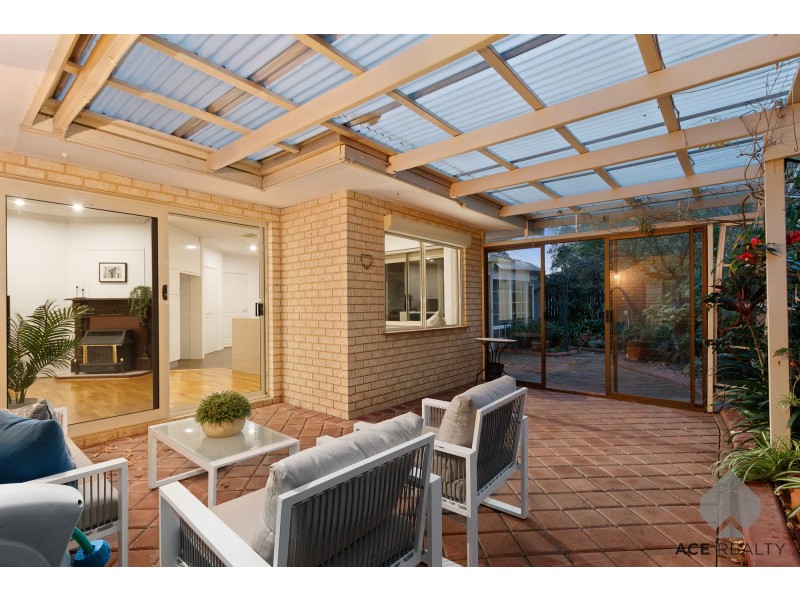 1/8 Matheson Road, Applecross WA 6153