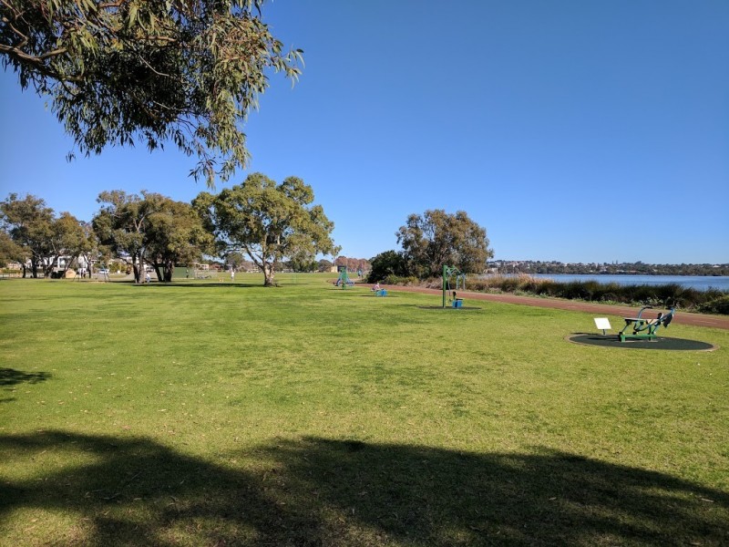 1/8 Matheson Road, Applecross WA 6153