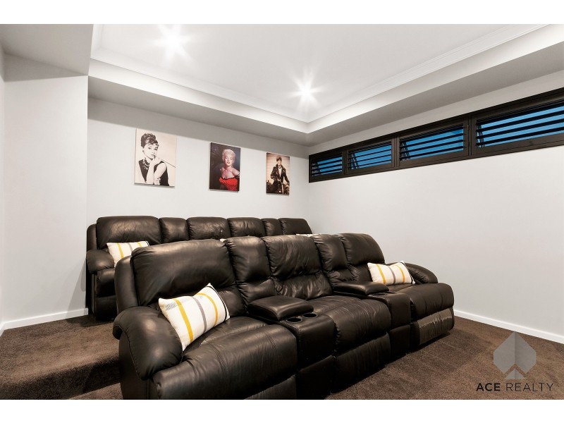 2B Tweeddale Road, Applecross WA 6153