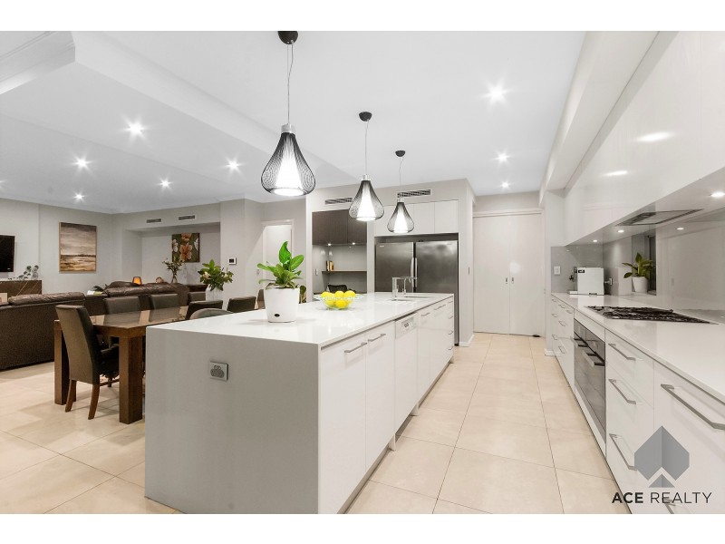 2B Tweeddale Road, Applecross WA 6153