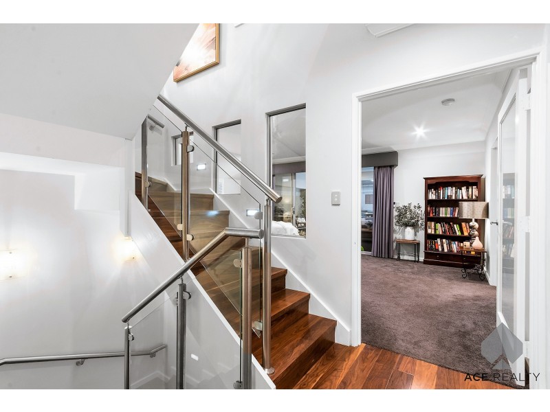 2B Tweeddale Road, Applecross WA 6153