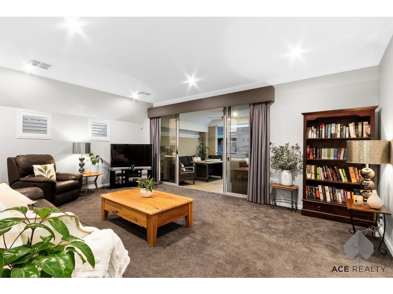 2B Tweeddale Road, Applecross WA 6153