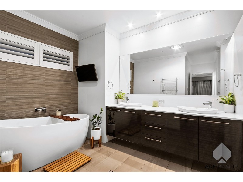 2B Tweeddale Road, Applecross WA 6153