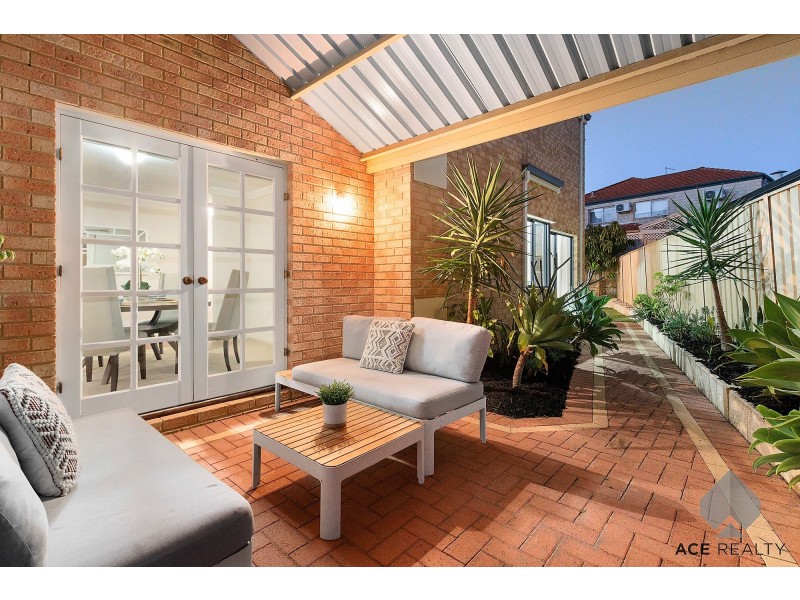 40 Kooralbyn Valley Crescent, Jandakot WA 6164