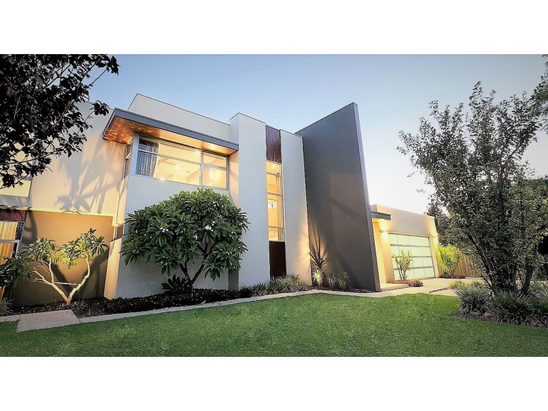 95 Tweeddale Road, Applecross WA 6153