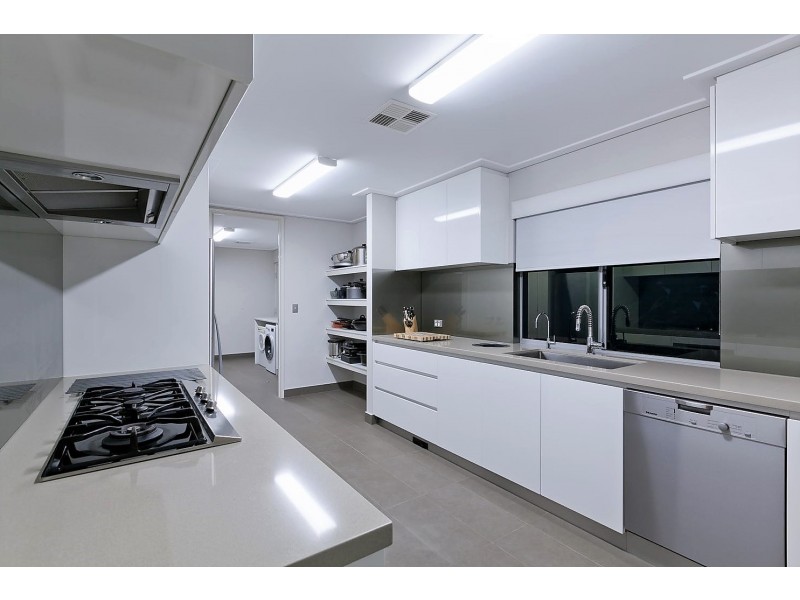 95 Tweeddale Road, Applecross WA 6153